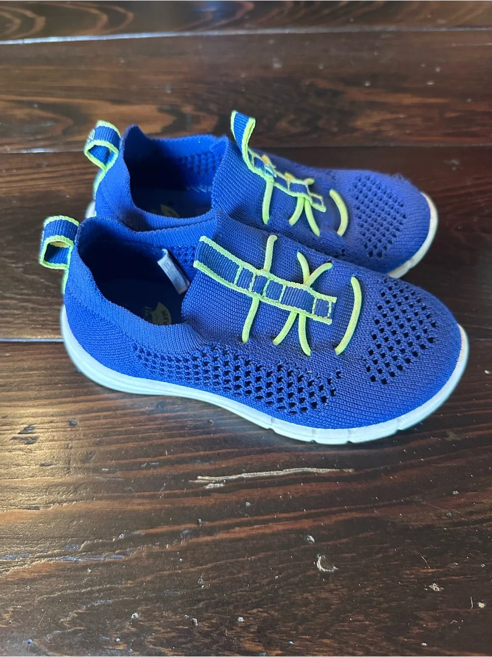 Osh Kosh Kids Blue Knit Water Shoes with Lime Accents